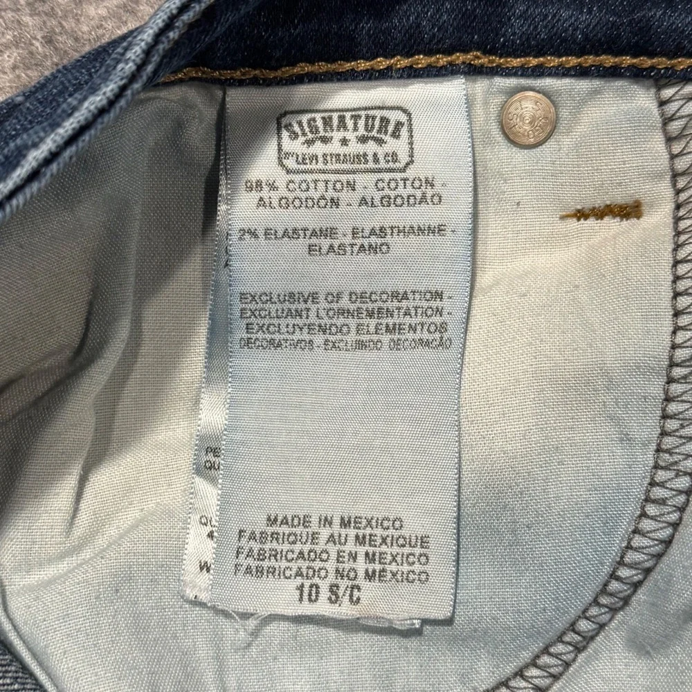 Levi Strauss Signature Bootcut Jeans Dark Wash Low Rise Size 10 S Petite Wide‎